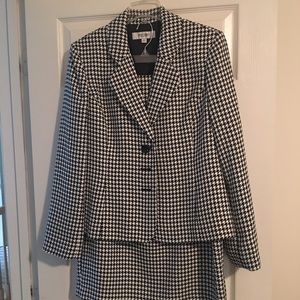 Houndstooth Skirt Suit by Jones Studio, sz 14
